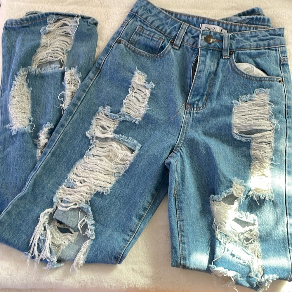 Rue 21 Junior Ripped Jeans
